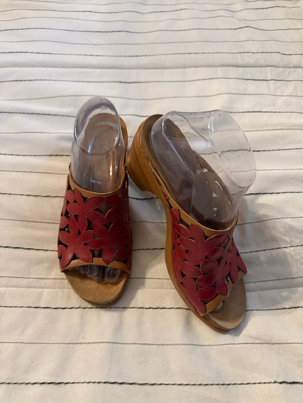 Dansko Clarissa Red Leather Floral Laser Cutout Wedge Sandals -size 39